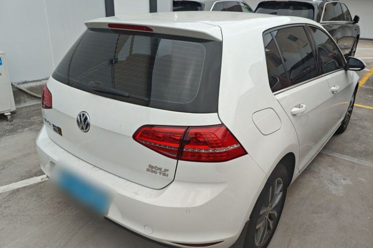 Used Volkswagen Golf 2016 230TSI Automatic Luxury Version Rear Right 45 Deg