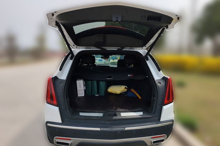 Used Cadillac XT5 2022 2.0T Two-Wheel Drive Luxury Version Trunk