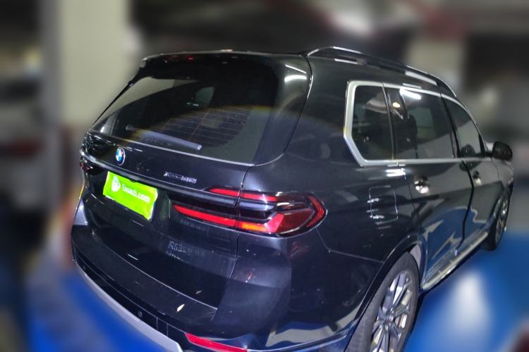 Used BMW X7 2023 xDrive40i Luxury Package with Leading Features
