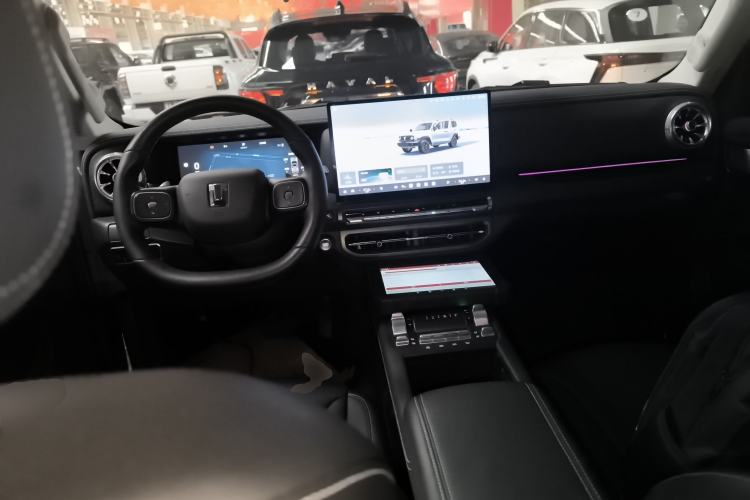 Used Tank 300 New Energy 2025 Hi4-T Center Console