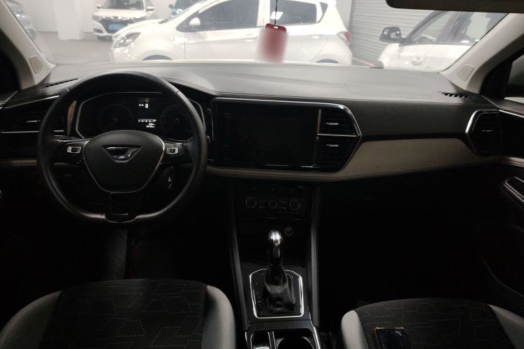 Used Jetta VS5 2023 280TSI Automatic Trend Edition Center Console