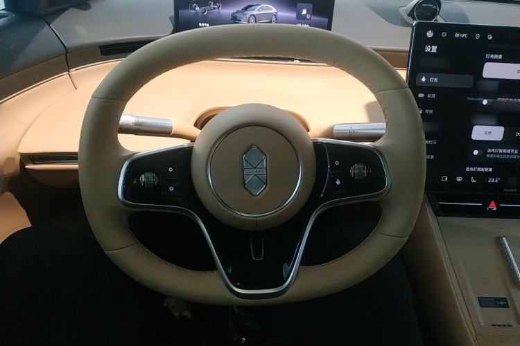 Used Hima Luxeed R7 2026 Model Range-Extending Ultra
