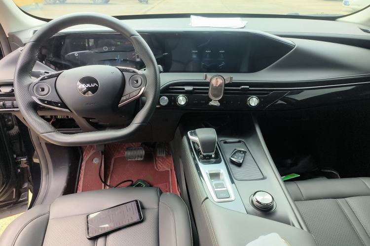 Used Dongfeng Aeolus Huge 2022 Mach Dual-Motor 1.5T MHD Dare-to-Dream Edition Center Console