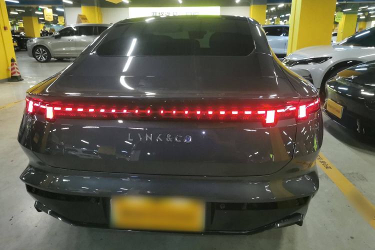 Used Lynk & Co Z10 2025 95 kWh 806 km Range Rear-Wheel Drive Advanced Driver-Assistance System Max