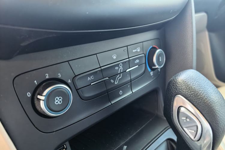 Used Ford Focus 2015 Sedan 1.6L Automatic Comfort Model Interior 5