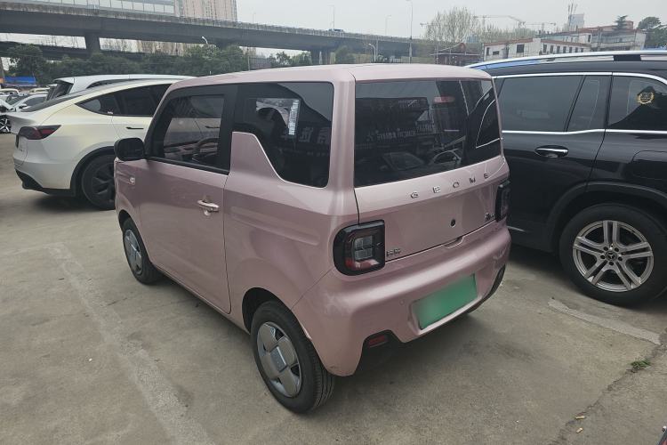 Used Geely Galaxy Panda 2023 Panda Mini 200km Endurance Bear
