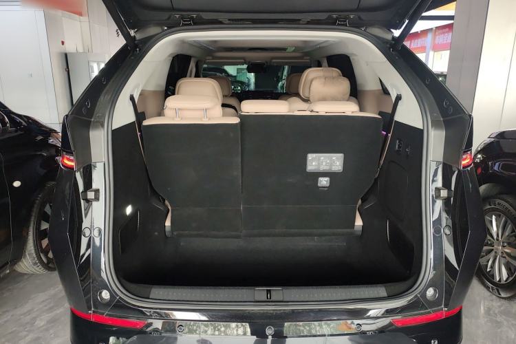 Used XPeng X9 2024 702 Ultra-Long Range Max Trunk