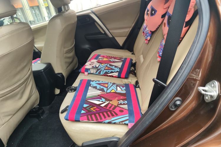 Used Toyota RAV4 2013 2.0L CVT Two-Wheel Drive Urban Edition Left Rear Seat