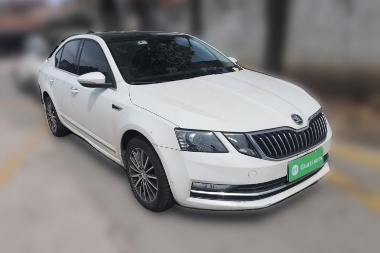 Used Skoda Octavia 2019 TSI230 DSG SmartDrive Luxury Edition China VI Front Right 45 Deg