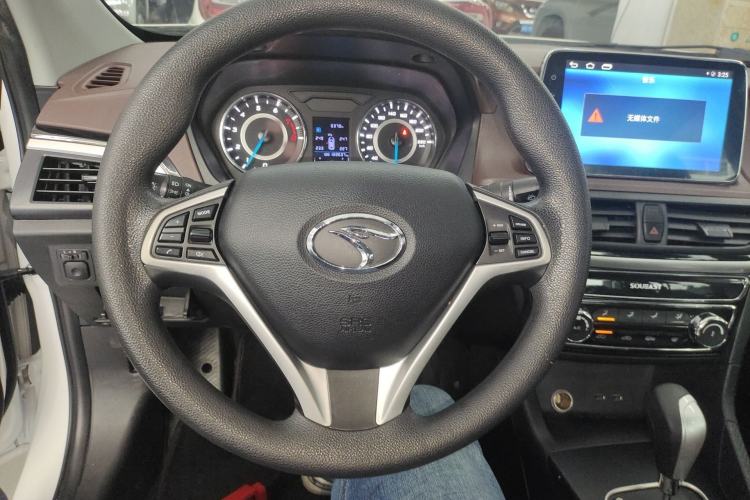 Used Soueast A5 Wing Dance 2019 1.5L CVT Wingzun Edition China VI compliant Steering Wheel