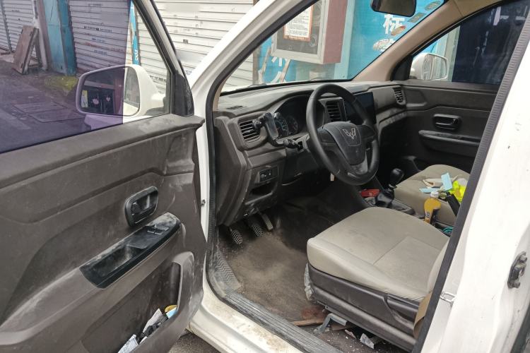 Used Wuling Hongguang V 2019 1.5L Enjoyment Version China VI LAR