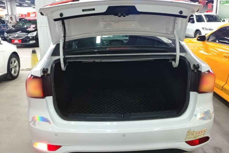 Used Roewe i5 2019 1.5L Manual 4G Connect Leehao Flagship Edition

