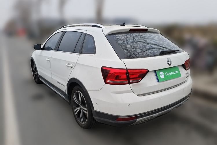 Used Volkswagen Cross Lavida 2017 230TSI DSG Luxury Edition
