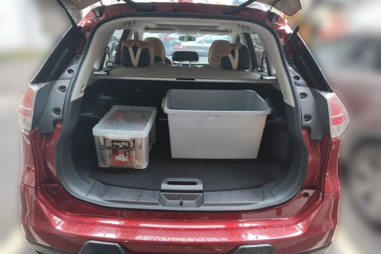 Used Nissan X-Trail 2015 2.0L CVT Comfort MAX Edition 2WD Trunk