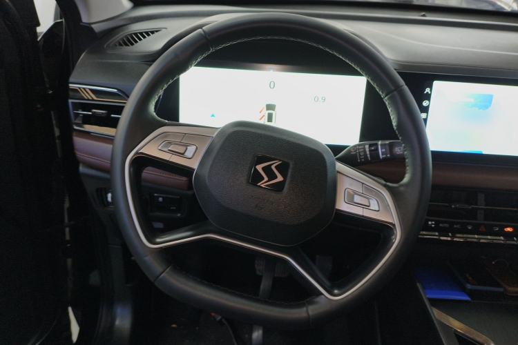 Used SOL X8 PLUS 2023 1.5 TGDI DCT Smart Edition 7-Seater
