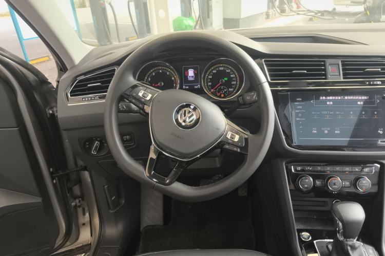 Used Volkswagen Tiguan L 2020 330TSI Automatic Two-Wheel Drive Smart Luxury Edition China VI Standard Steering Wheel