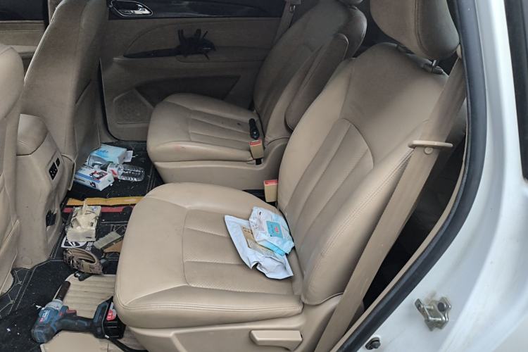 Used Baojun 730 2016 1.5T Manual Comfort Version 7 Seats Left Rear Seat