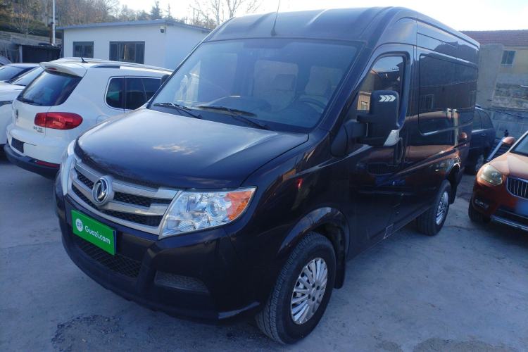 Used Dongfeng Yufeng 2020 2.3T Economy Standard Edition Logistics Vehicle Short Wheelbase Mid-Roof Design 5-9 Seats WP2.3