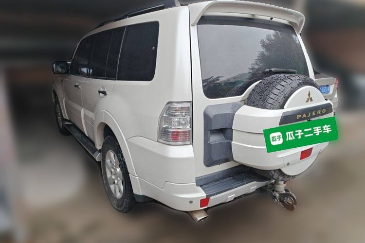 Used Mitsubishi Pajero 2012 3.8L Flagship Edition Exterior 3