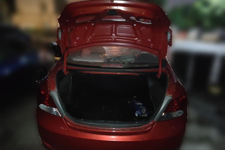 Used Hyundai Verna (older generation) 2010 Sedan 1.4L Manual Standard GL Model Trunk