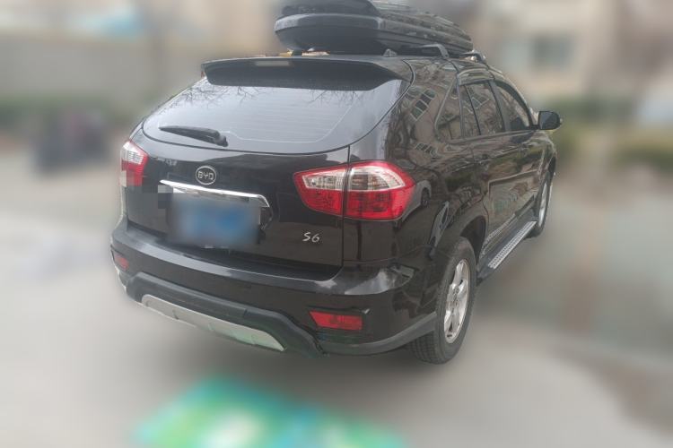 Used BYD S6 2014 2.0L Manual Luxury 5-Seater