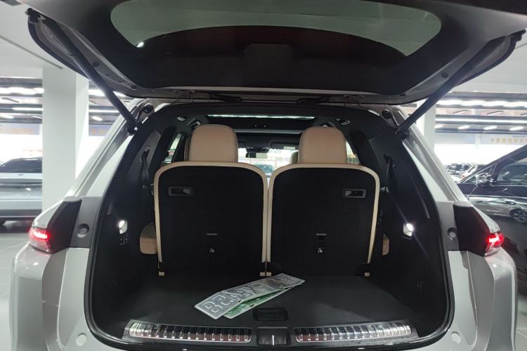 Used Li Auto L8 2023 Pro Model
