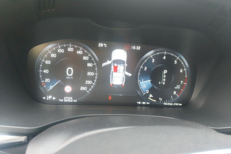 Used Volvo XC60 2020 T5 4x4 Smart Luxury Edition Instrument Cluster