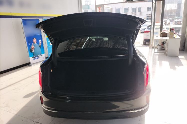 Used Hongqi E-QM5 2022 431 km Charge & Enjoy Edition
