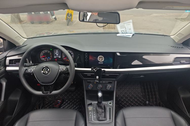 Used Volkswagen Lavida 2019 1.5L Automatic Comfort Edition China VI Standard Center Console