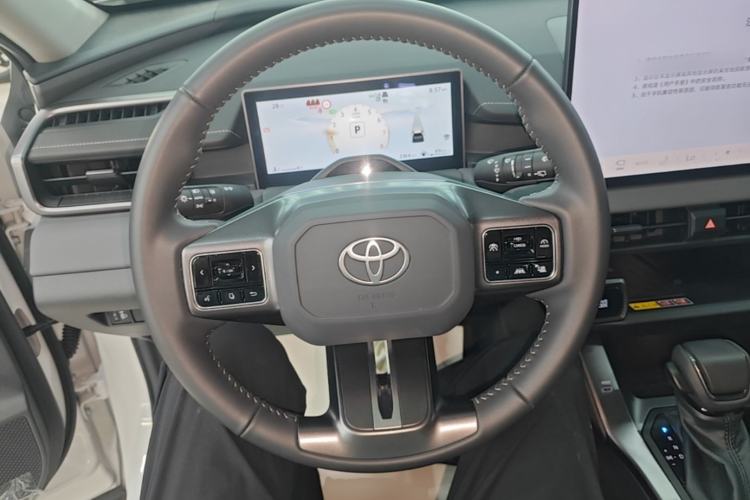 Used Toyota RAV4 2026 Model 2.0L Two-Wheel Drive Luxury Edition
