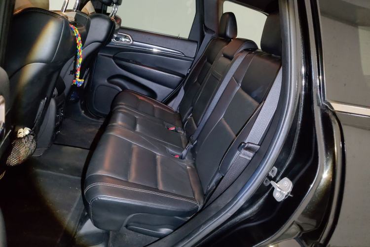 Used Jeep Grand Cherokee 2014 3.6L Elite Navigation Edition Left Rear Seat