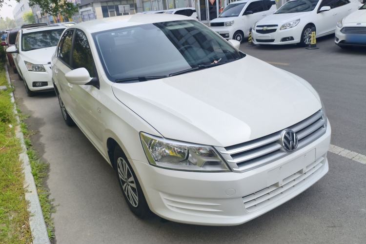 Used Volkswagen Santana 2015 1.6L Manual Fashion Edition Front Right 45 Deg