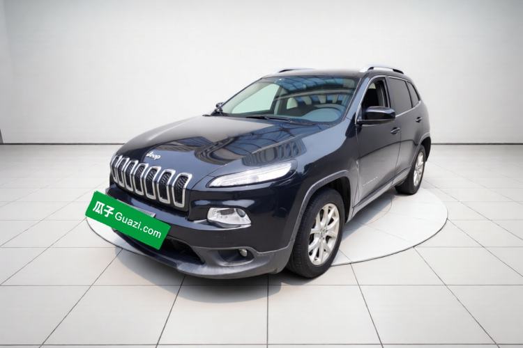 Used Jeep Cherokee 2016 2.0L Superior Edition Guazi used car, China used car export, Used car for sale, Used Jeep cars, Cheapest cars for sale