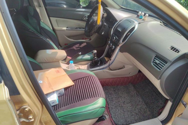 Used Baojun 610 2014 1.5L manual standard version
