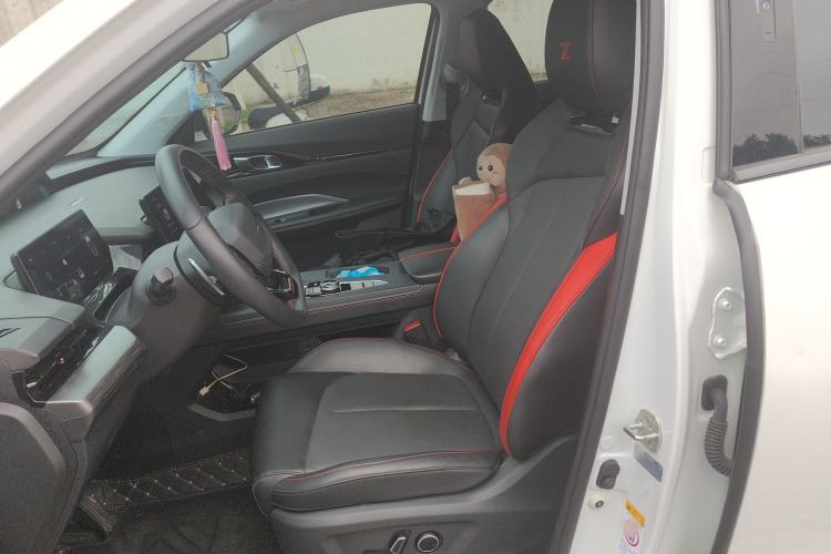 Used CHANGAN OSHAN Z6 2023 Blue Whale 1.5T DCT Smart Navigation Model Left Front Seat