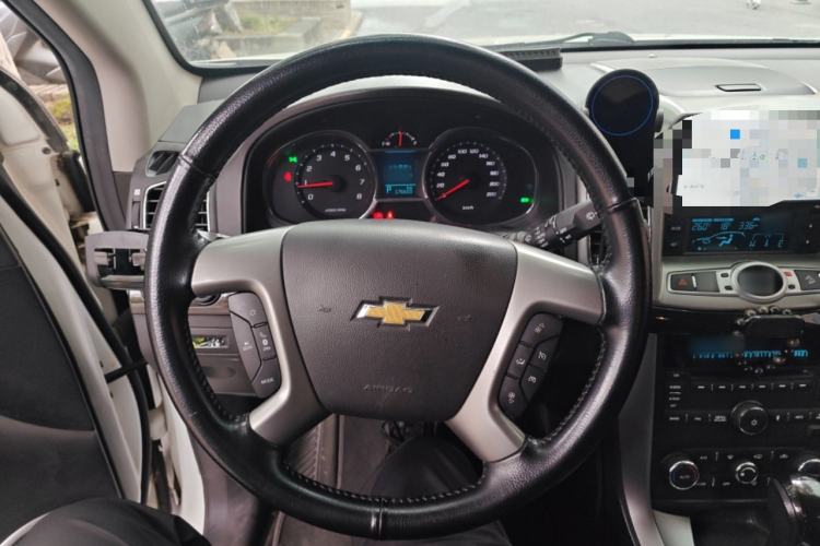 Used Chevrolet Captiva 2015 2.4L 4x4 Flagship Edition 7-Seater Steering Wheel