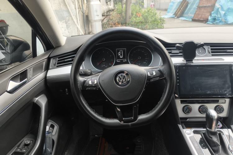 Used Volkswagen Magotan 2019 280TSI DSG Comfort Model China VI Standard Steering Wheel