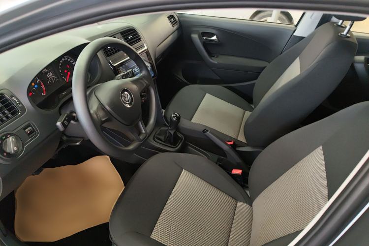 Used Volkswagen Polo 2016 1.4L Manual Fashion Model Driver Seat