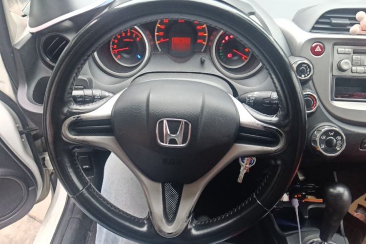 Used Honda Fit 2011 1.3L automatic comfort version
