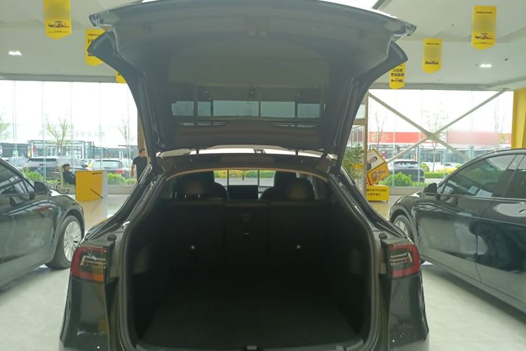 Used Tesla Model Y 2024 Rear-Wheel-Drive Version Trunk