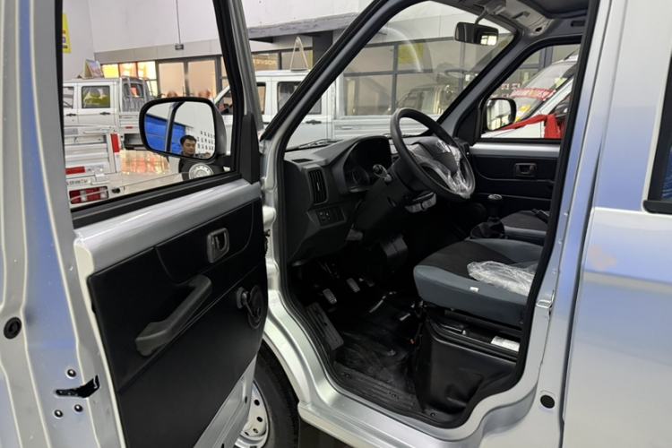 Used Victory Zebra 2025 1.5L Double-Cab Standard-Height Standard-Style Pickup Interior 2