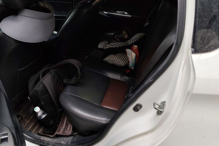 Used Toyota YARiS L Zhi Xuan 2015 1.5E Automatic Charm Edition
