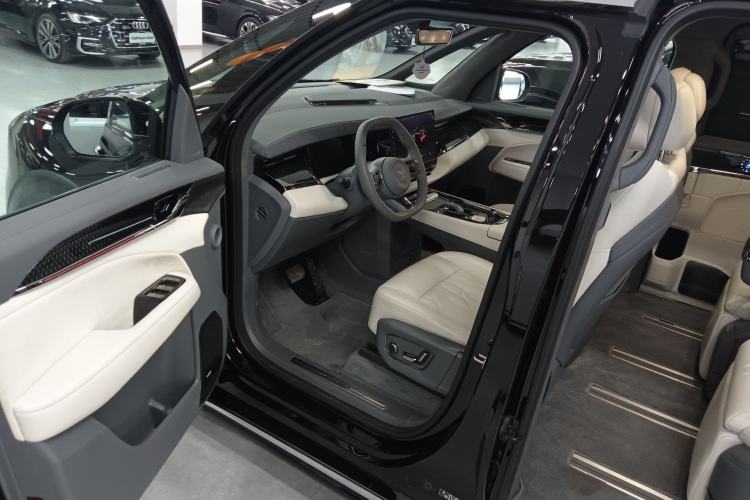 Used Zeekr 009 2024 Six-Seat Executive Version 4WD 108 kWh