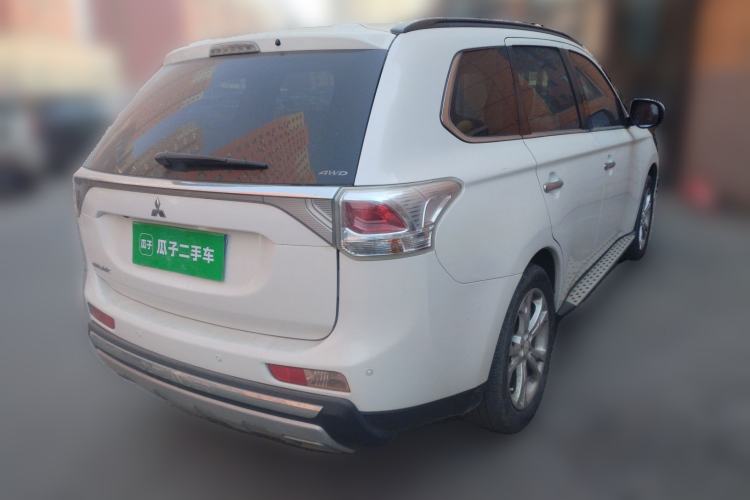 Used Mitsubishi Outlander 2013 2.4L 4x4 Luxury Navigation Edition 5 Seats