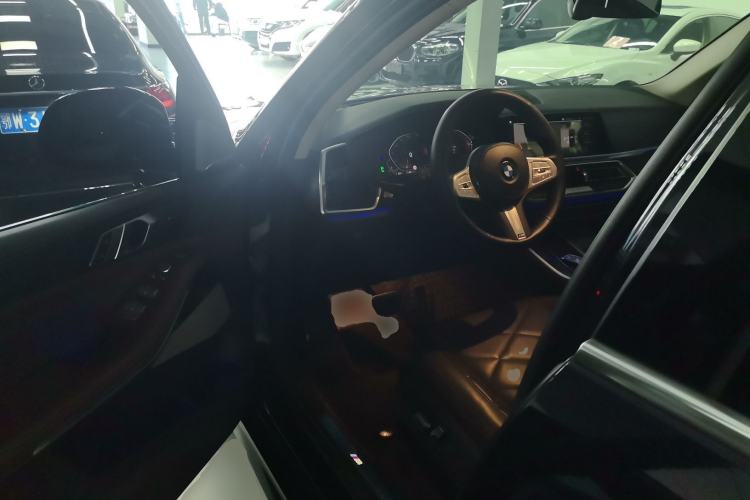 Used BMW X5 2022 xDrive 30Li Luxury M Sport Package