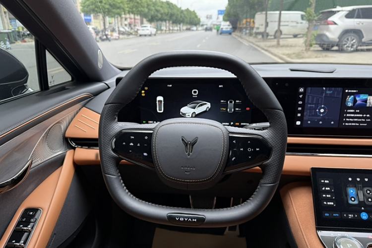 Used VOYAH PASSION 2024 PHEV Four-Wheel Drive Ultra-Long Range Flagship Model
