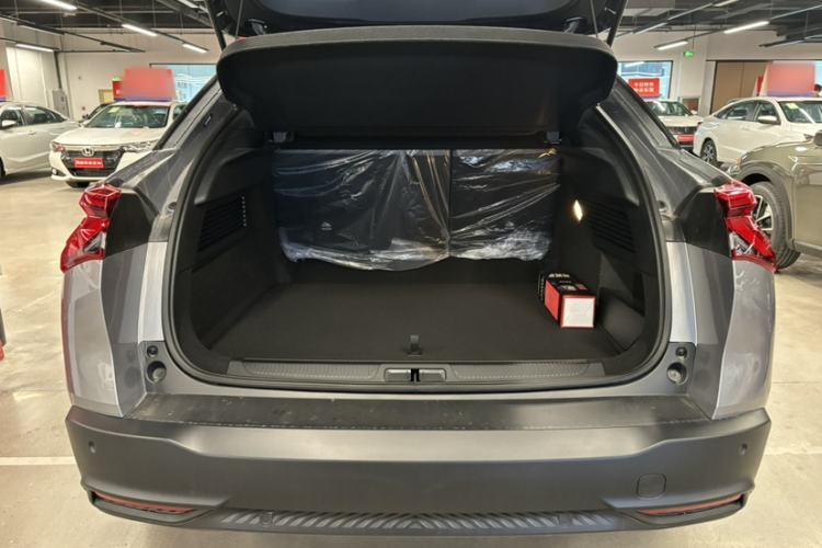 Used Citroen C5 X 2025 Model 1.6T Overseas Edition
