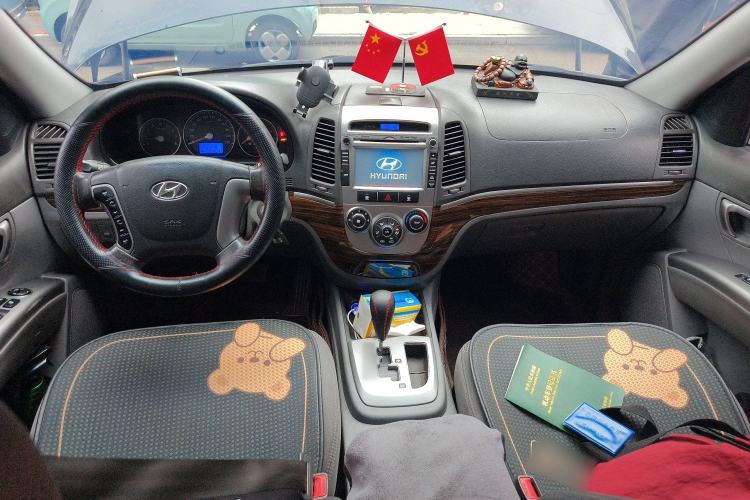 Used Hyundai Santa Fe Classic 2011 2.4 Comfort Edition 7-Seater Two-Wheel Drive