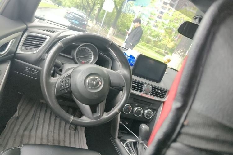 Used Mazda CX-4 2016 2.0L Automatic 2WD Blue Sky Dynamic Edition Steering Wheel