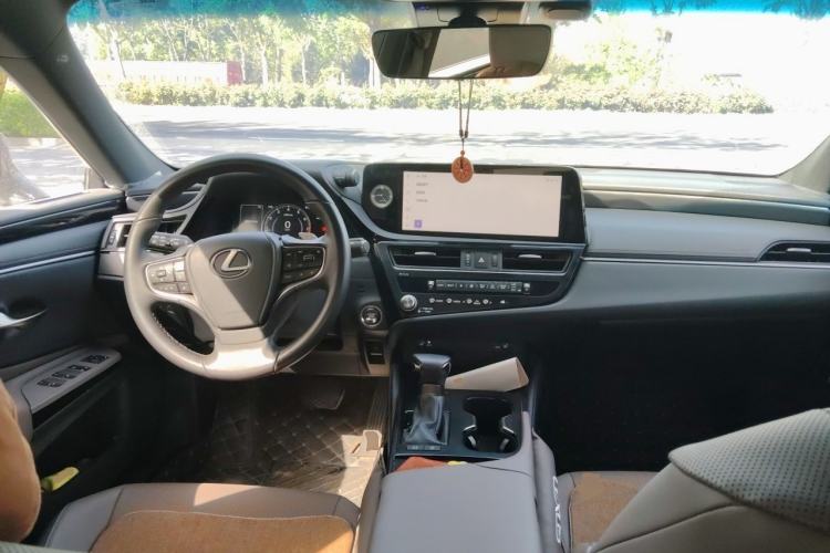 Used Lexus ES 2022 200 Excellence Edition